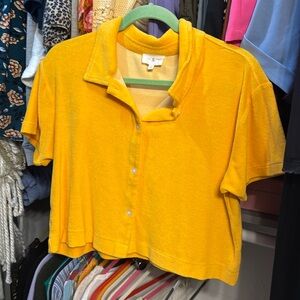 Lou & grey yellow cropped button down short sleeve shirt